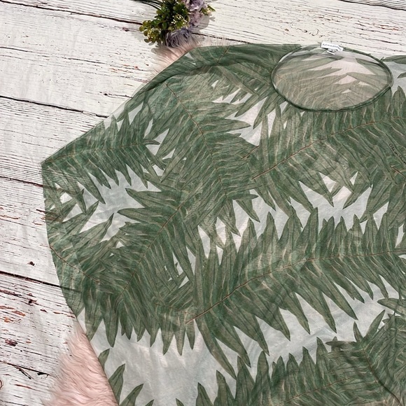 Ala von Auersperg Artemisia Mesh Poncho In Queen Palm - Picture 9 of 10